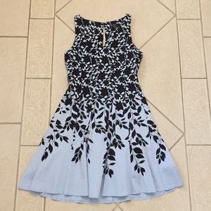 Maggy London Dresses - Maggy London floral print derby dress Maggy London Dresses - Maggy London floral print derby dress